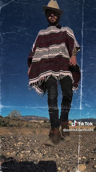 Red Dead Redemption Mexican Poncho Outfit Showcase