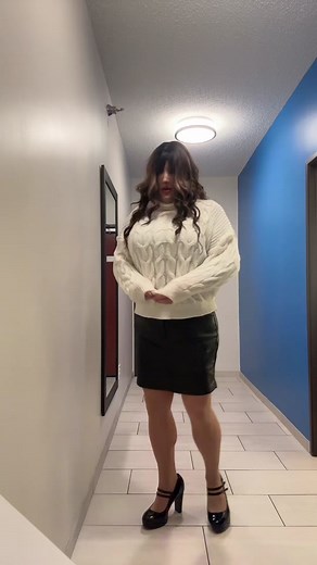 First time ive worn a skirt in public, it feels so much better than pants #sissy #shoes #victoriassecret #skirt #man #crossdresser
