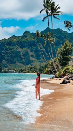 The most beautiful beach we’ve ever been to 😍 • 📍 Ka‘a‘awa Beach, O‘ahu, Hawaii 🌺 • What is YOUR favorite beach on earth? • P.S. If you’re planning a trip to Hawaii make sure to check out my blog for all the BEST BEACHES in Hawaii & the best things to do! 🏝️ Find the LINK in my profile ☺️ • • #oahu #hawaiitravel #paradise #beach | voyagefox_