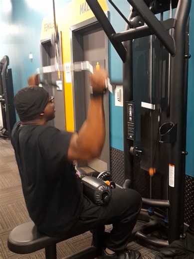 do your reps with (controlled) aggression #upperlowersplit #gym #fyp #orgremaxxing