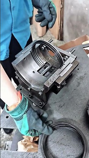 Repair and maintenance, machine tools Piston ring installation