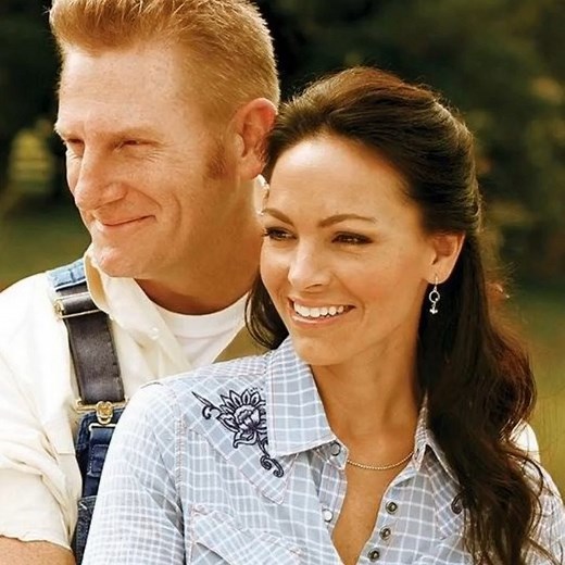 5.5M views · 9.7K reactions | Joey may be gone, but she's not forgotten! | Country Fancast | Facebook