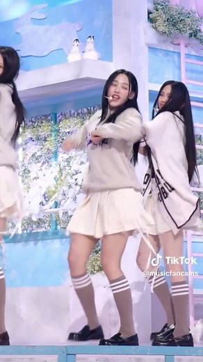 Minji's Full Fancam Performance of Ditto by New Jeans