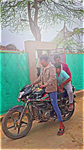 Tap on a clip to paste it in the text box.funny_video_6758