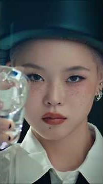 XG’s Y2K aesthetics are from another planet... 🛸✨