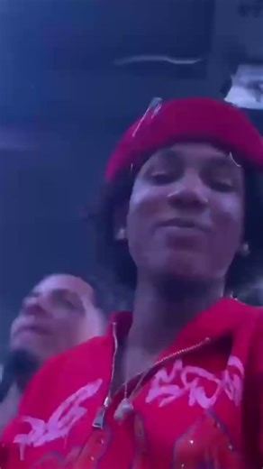 Con amigos en discotecha