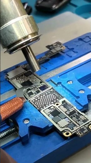 iPhone 7 Audio Ic Remove