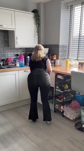 Scaring my girlfriend 👻 #scarecam #fail #scarecamchallenge #funnyvideos #fypシ #funnytiktok #funny #foryou #fails #scarepranks #hahaha