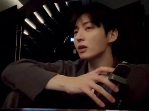 Please stop using AI on tannies pics. They keep voicing out their discomfort about it.🐰: But we should really tone down using AI. I mean what I’m saying is, if AI is used in a way that helps a lot of people, like supporting certain jobs or meaningful work, then I think that’s really great.🐰: But honestly, people are making all kinds of things with AI now… it’s getting hard to even tell what’s real and what’s AI anymore.🐰: At that point, how is it any different from deepfakes? I think we shoul