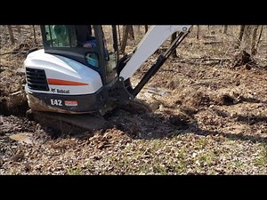EXCAVATOR STUCK IN MUD! AGAIN!! CAN I GET IT OUT ON MY OWN? Bobcat e42