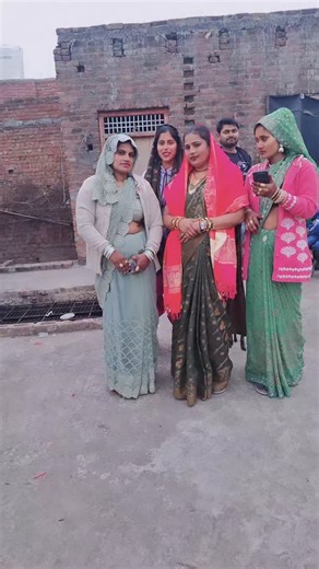 Sapna Kumari on Instagram: "Bhabhi #dance #trendingshorts #viralvideo #shortvideos #shorts"