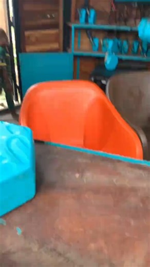 My first thought was ‘this business will definitely run at a loss in Nigeria’ 😂 because not even 40% would return it… but then I realized if you’re actually renting out power banks in an area, it probably means there’s no electricity at all 💀 so they actually have no choice but to return it when it dies…Business tactics🤣