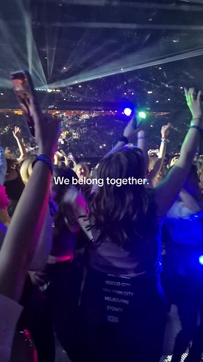 Aperture — We Belong Together: Live Performance & Fan Reaction