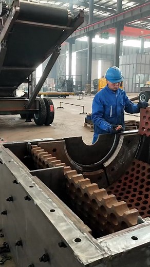 Impact crusher in factory.#impactcrusher #impactcrushers #impactcrusherplant #granite #crusher #hailway #quarry #cobblestone #railway #hailway #concrete #aggregate #conecrushers #conecrusherplant #sandmaker #gypsum #goldore #fypage #ftmcrusher #fyp #fypシ #biotite #sandsupplier
