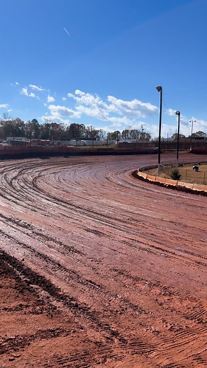 One more time in 2025 at “The Place Your Mama Warned You About!” 👏 Check out the $15,000 Freddy Smith Memorial this afternoon on Hunt the Front TV and watch the points battle for the $10,000 Cherokee Chief title. 🏆 | Hunt the Front TV