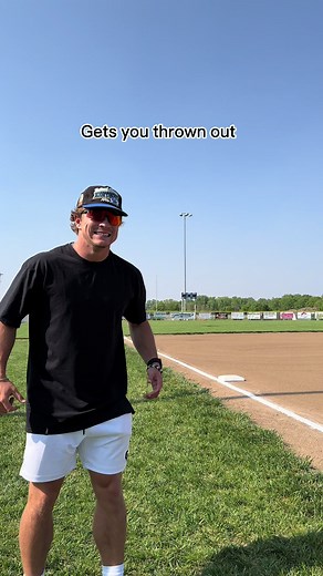 Baseball Comedy: Hilarious 3rd Base Coach Moments on the Field