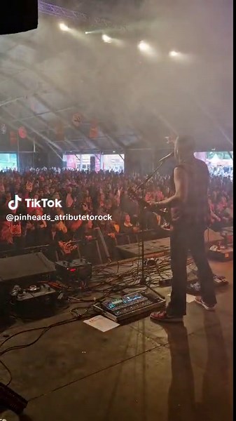 DU HAST by The Pinheads! #friesland #covers #rock #heyholetsgo #coverbandsoftiktok #live #rammstein #rammsteinlive @Oerrock Festival @Lady adara @Olivia