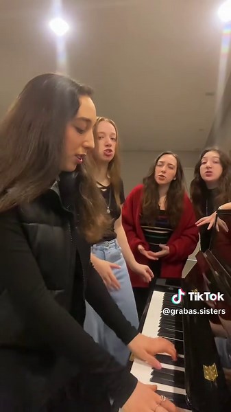 Jolene Piano Cover: A Tribute to Dolly Parton