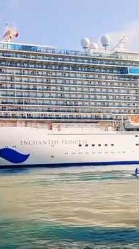#6364 TRAVEL TIME - The Sailing of the Huge Cruise Line Enchanted Princess (P4), Valletta, Malta,