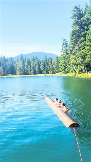 🇨🇦 Whisler en la municipalidad de British Columbia Canada #skiing #resort #nature #snow #water