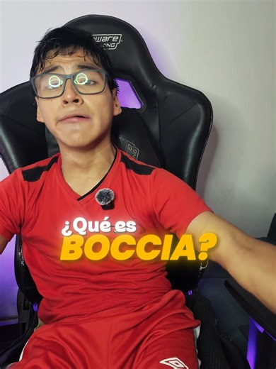 ¿QUÉ ES LA BOCCIA? EL DEPORTE DONDE GANA EL QUE MEJOR CALCULA ♿ La Boccia es un deporte paralímpico de estrategia, precisión y cabeza fría. No gana el más fuerte. Gana el que piensa mejor la jugada. Te lo explico en menos de 1 minuto. 👉 Comenta si quieres que explique las categorías o cómo juego yo. 👉 Sígueme para más Boccia y vida real. DISCLAIMER: Video con fines de entretenimiento. OPINIONES PERSONALES, NO REPRESENTAN A NINGUNA INSTITUCIÓN. #parati #fyp #boccia #deporteparalímpico #discapac