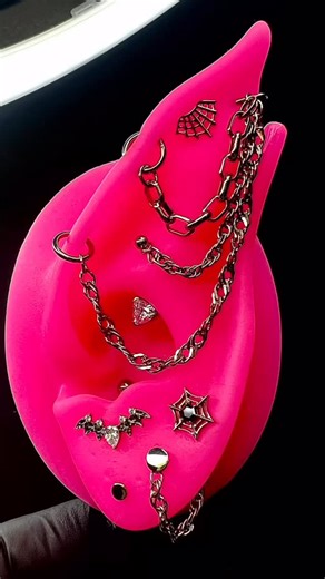 October Ear Curation 🕸️ This one’s all about the chunky chain⛓️ (and honestly… who doesn’t love a chain or four?) We’ve mixed in some web attachments to tie in with spooky season — a little dark, a little glam, and a lot of attitude 🖤 Chains: @peoples_jewelry & @khrysospiercingjewelry #earcuration #earinspo #curatedear #eargoals #piercinginspo #halloweenvibes #spookyseason #chunkyjewellery #chainvibes #bodypiercing #earstack | Tattoo Inc