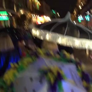 This is New Orleans NOT during Mardi Gras- just some random early Feb eve I was there 5 yrs ago, to soak in as much music and southern food as poss. That is to say, the party NOT happening today for Mardi Gras down there in NOLA woulda normally been incredible, and that it’s not happening is a sad thing among the long list of sad get togethers not happening in 2020/21 💔. Not to mention the livelihoods that depend upon it 💔💔. Shout out to the musicians of NOLA, whom I learned so much from the 