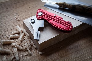 File a Scraper with the ‘Universal Sharpener’ | Popular Woodworking