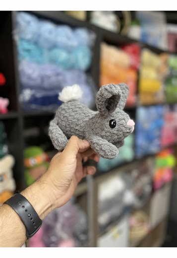 Pattern test complete for Basil the Bunny 🐰🧶 Such a fun and clean make — from the shaping to the details, this bunny came together SO nicely. Huge shoutout to @TheCrochetCarpenter for letting me test this cutie 💛. His patterns are perfect and does’t really need testers but we are glad he does! ✨ Bonus: this pattern includes TWO options 👉 A finger puppet or a regular plushie — both included in the pattern! Perfect for gifts, markets, or playful makes 👀 Yarn: @bernatyarn Blanket various Fill: