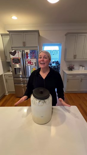 48K views · 823 reactions | Save yourself lots of time and flour by letting your sourdough starter live in the fridge!殺 | The Real Sourdough Mom | Facebook