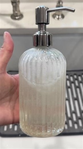 Brianne Graber on Instagram: "Homemade Natural Liquid Soap Tutorial 🧼 aka Liquid Castille Soap This or the tallow version is the base to most of my liquid soap formulations I make from scratch here Liquid Soap Ingredients: Refined Coconut Oil 800gm Olive Oil 300gm Distilled Water (yes, distilled if you want it to be clear) 580gm Glycerine (optional but recommended) 300gm Potassium Hydroxide 90% 286gm Distilled Water to dilute further * I also like to test the pH after making. It should be aroun