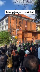Tolong jangan rusak bali kami #demoanarki | Made Tulen