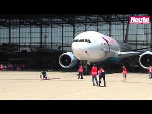 World record: Franz Müllner pulls a Boeing 777