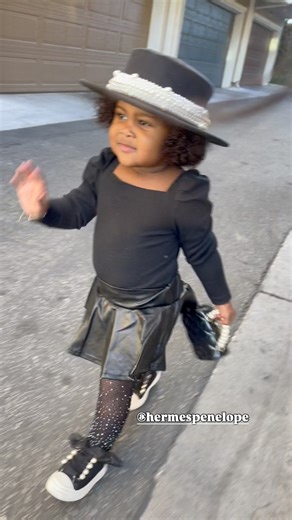 281K views · 21K reactions | #tbt OMG WALKING into this new week...