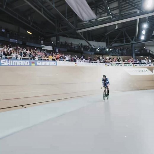 Memories of a lifetime 🇫🇷🤩 Just look at how Mathilde Gros célébrâtes winning rainbow stripes! | UCI