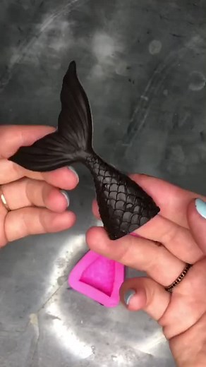 Making a Choco Mermaid Tail with White Chocolate