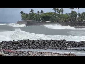 Cyclone Garance: la houle gonfle sur Saint-Denis du côté de Bas de la rivière et du Barachois