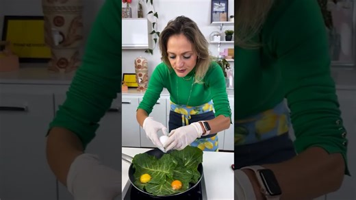 Después de poner la hoja de berza entera en la sartén, sólo lo hago así