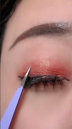 Eyeliner tutorial for beginners#eyelinertutorial #eyeliner #makeuptips #eyemakeup #gelnailstickers