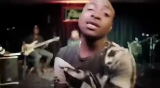 🇳🇬 𝙀𝙉𝙏𝙀𝙍𝙏𝘼𝙄𝙉𝙈𝙀𝙉𝙏 𝘿𝘼𝙄𝙇𝙔 on Instagram: "One of the best Skelewu live performance by Davido 🔥"