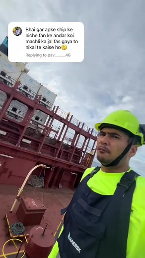 Removing Fish Net from Ship Propeller