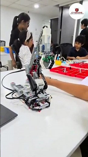Student Shows Smart Robo Made with Coding | Cyborg Robotics Academy