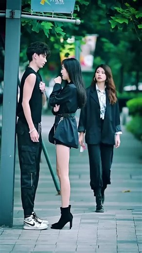 Comedy (@comedy7092)’s videos with Leja Re - Dhvani Bhanushali & Tanishk Bagchi & Sandesh Shandilya