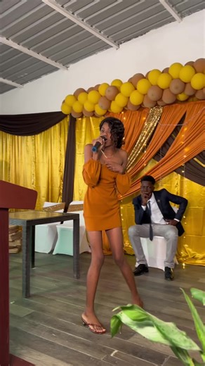 Vidéos de Sidnè_promo (@sidne_promo) au sujet de happy new years