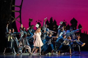 The wizard of ‘Wicked’ returns to CT after thousands of performances in the Broadway hit musical