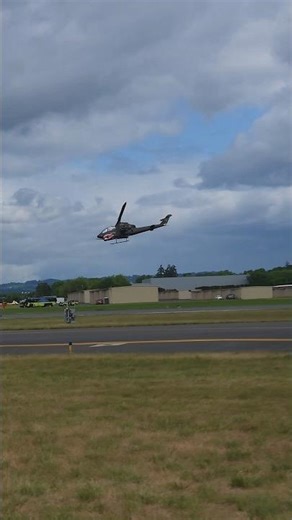 Here comes the cobra... #helicopter #cobra #flyby #shorts #oregonairshow