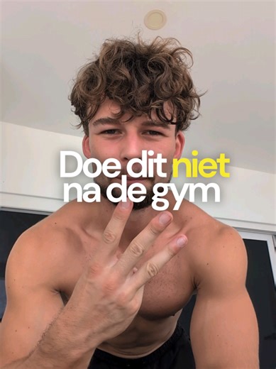 Na je gymsessie doe jij meestal één van deze drie dingen, welke helpt jouw resultaat écht? 1. Sigaret roken 🚬 Slechter herstel, minder pump en verminderde opname van voedingsstoffen. Je training verliest direct impact. 2. Scrollen op je telefoon 📱 Je hebt net focus en energie opgebouwd. Door te scrollen verander je momentum in passiviteit. 3. Creatine nemen 💪 Vult je creatinefosfaatsysteem aan → meer kracht in lage reps → zwaarder trainen → meer spiergroei. Koppel een goede gewoonte aan je tr