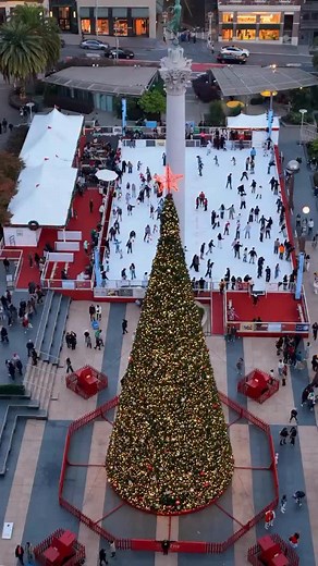 11K views · 737 reactions | @thurber_shots captured the beginning of the holiday season at Union Square  ❄️ What's your favorite Bay Area winter tradition? | KQED | Facebook