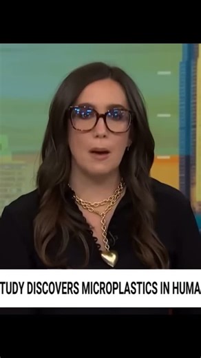 PÜR Organic on Instagram: "Microplastics just crossed the one place we were told was impossible: your brain. Not your stomach. Not your blood. Your brain. And the worst part? You didn’t feel a thing. Every plastic bottle. Every food container. Every polyester shirt. Every takeout bag. Every tiny particle you inhaled without realising… They don’t leave. They don’t break down. They don’t get filtered. They accumulate. They stack. They embed themselves into the organ that controls your memory, your