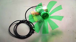 18K views · 155 reactions | Cách làm quạt gió mini từ chai nhựa đơn giản Subscribe kênh youtube để cập nhật các video mới nhé: https://goo.gl/2agIZm | Wearex | Facebook